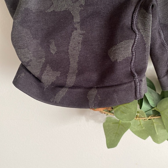 Gymshark seamless camo shorts ladies size XS S workout gym athletic - Picture 4 of 8